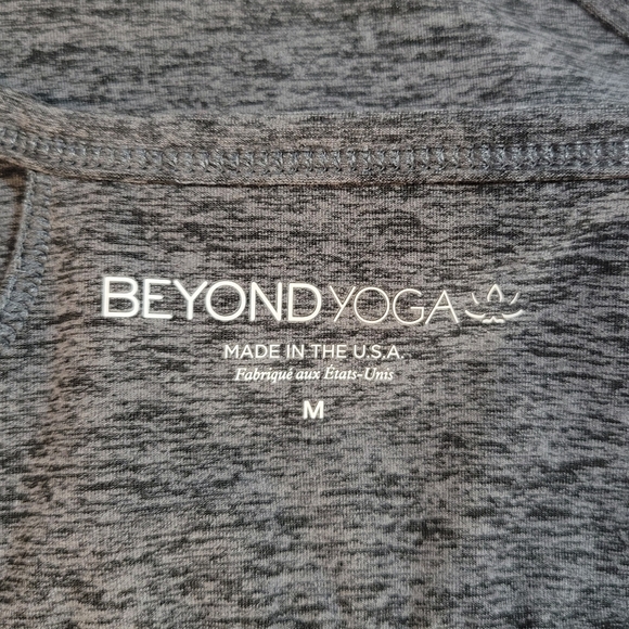 Beyond Yoga Women's M Harlow Space Dye Crop Performance Tank in Black - Picture 5 of 8
